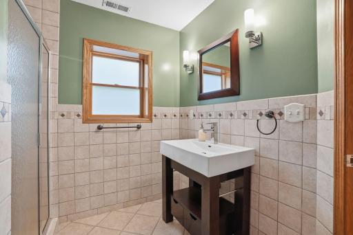 870 County Road F E, Saint Paul, MN 55127