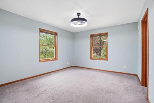 870 County Road F E, Saint Paul, MN 55127