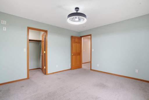 870 County Road F E, Saint Paul, MN 55127