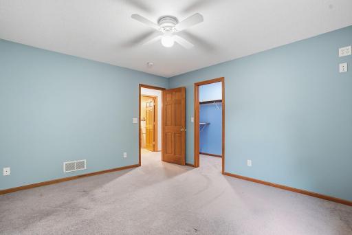 870 County Road F E, Saint Paul, MN 55127