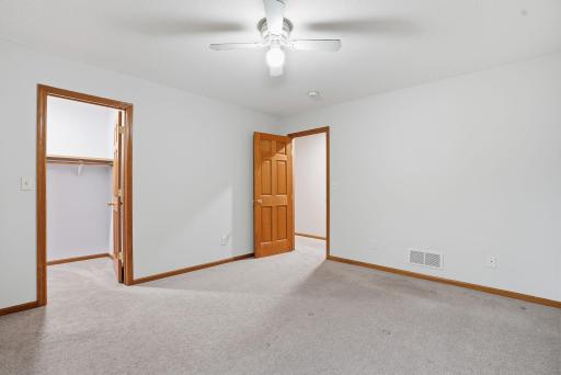 870 County Road F E, Saint Paul, MN 55127