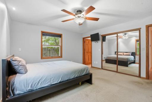 870 County Road F E, Saint Paul, MN 55127