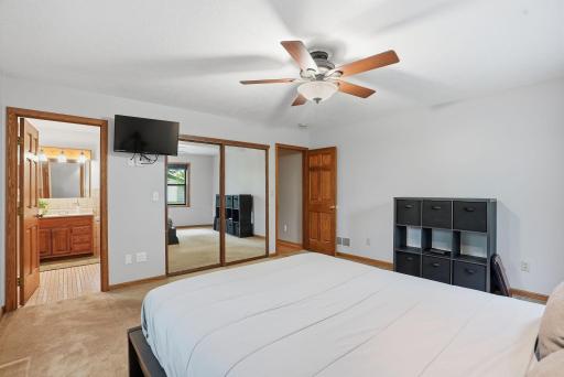 870 County Road F E, Saint Paul, MN 55127