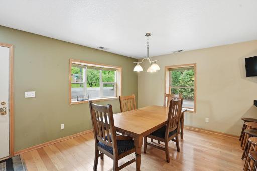 870 County Road F E, Saint Paul, MN 55127