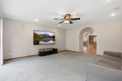 870 County Road F E, Saint Paul, MN 55127