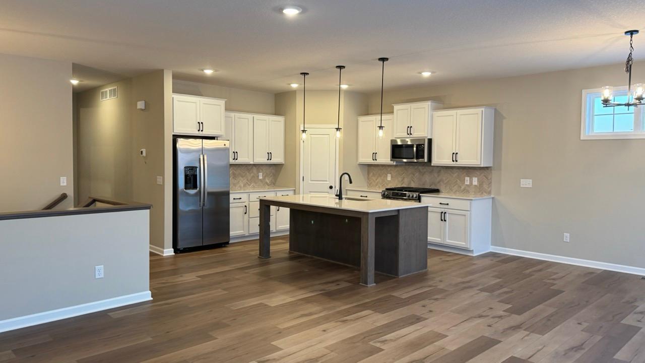 Spacious Entertaining Kitchen