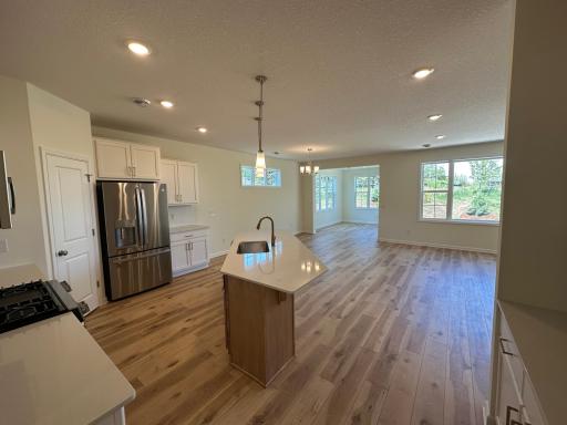 20044 Glarus Lane, Lakeville, MN 55044