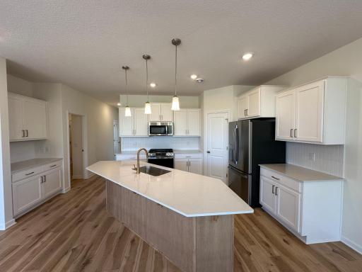 20044 Glarus Lane, Lakeville, MN 55044