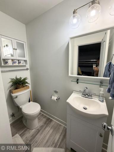28584 Lakewood Drive NW, Isanti, MN 55040