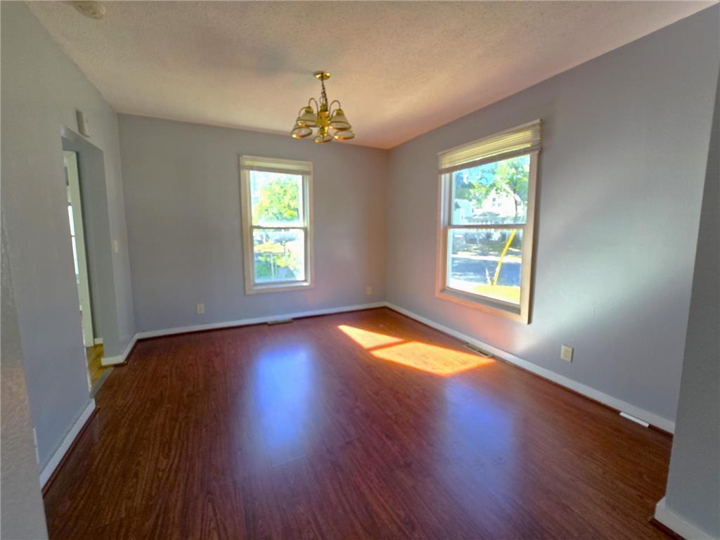 dinningroom.jpg