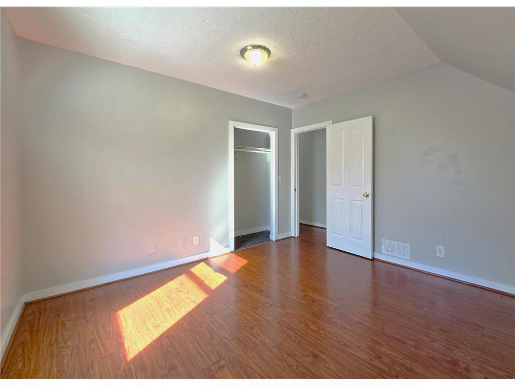 Upper Bedroom1.jpg