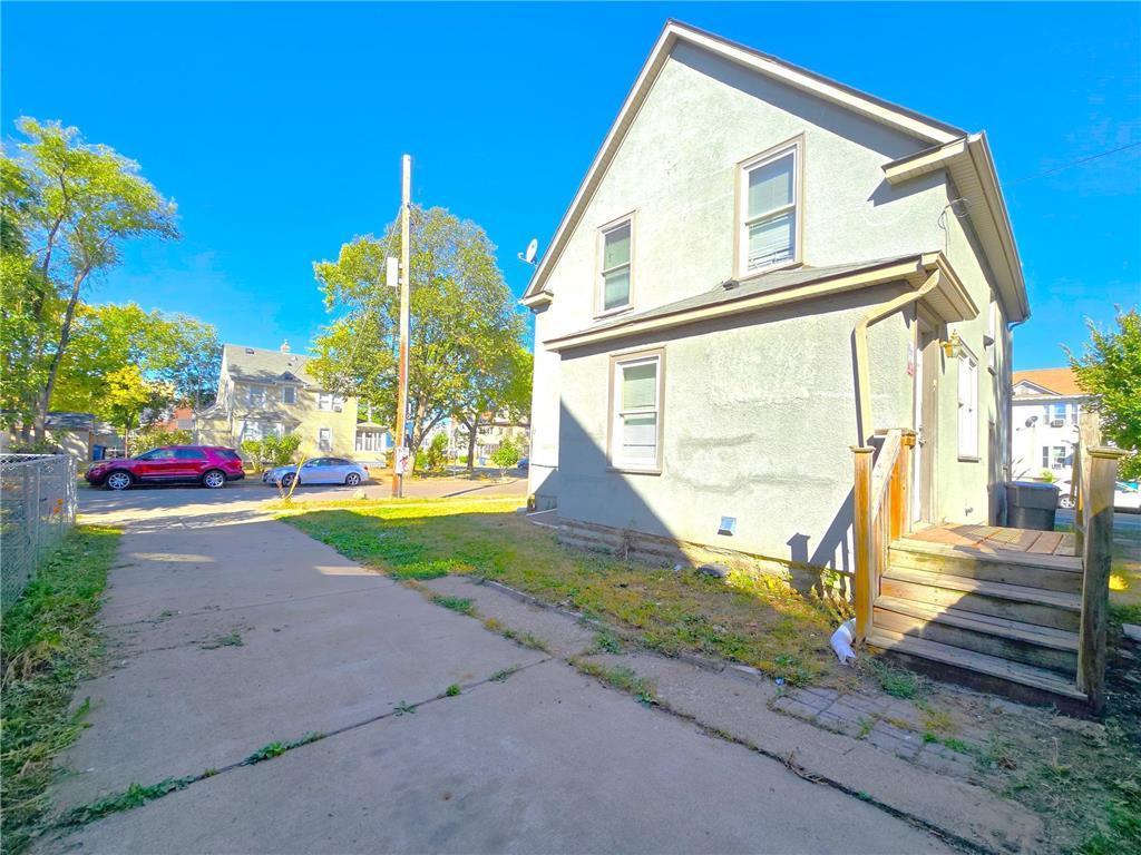 driveway.jpg