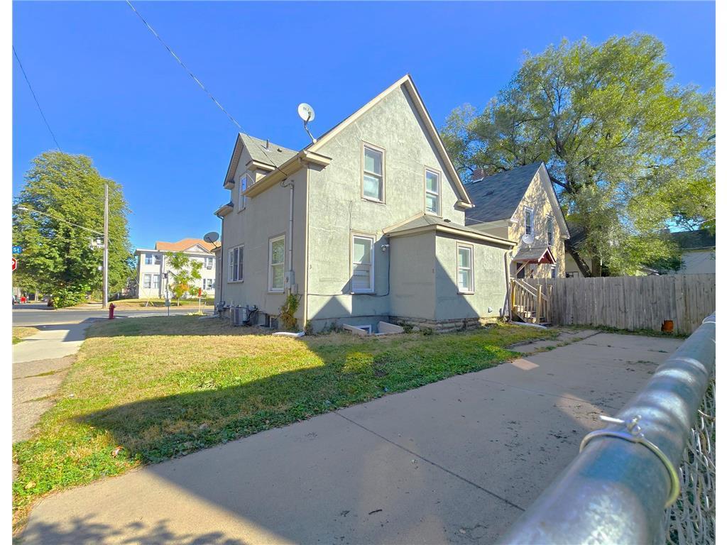 rear of house.jpg