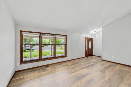 11826 Larabee Circle NE, Albertville, MN 55301