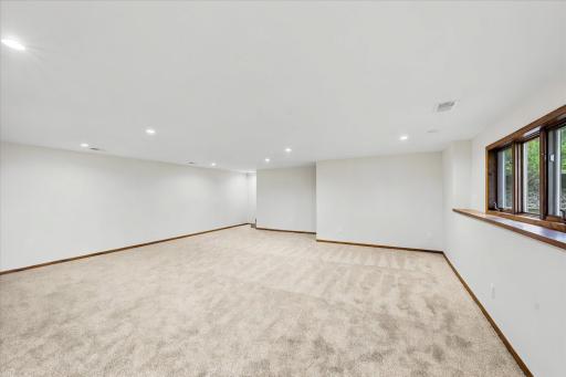 11826 Larabee Circle NE, Albertville, MN 55301