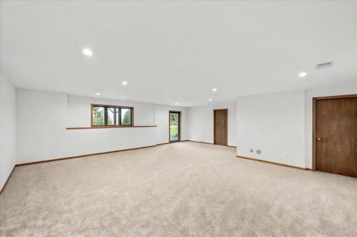 11826 Larabee Circle NE, Albertville, MN 55301
