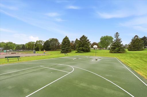 11826 Larabee Circle NE, Albertville, MN 55301