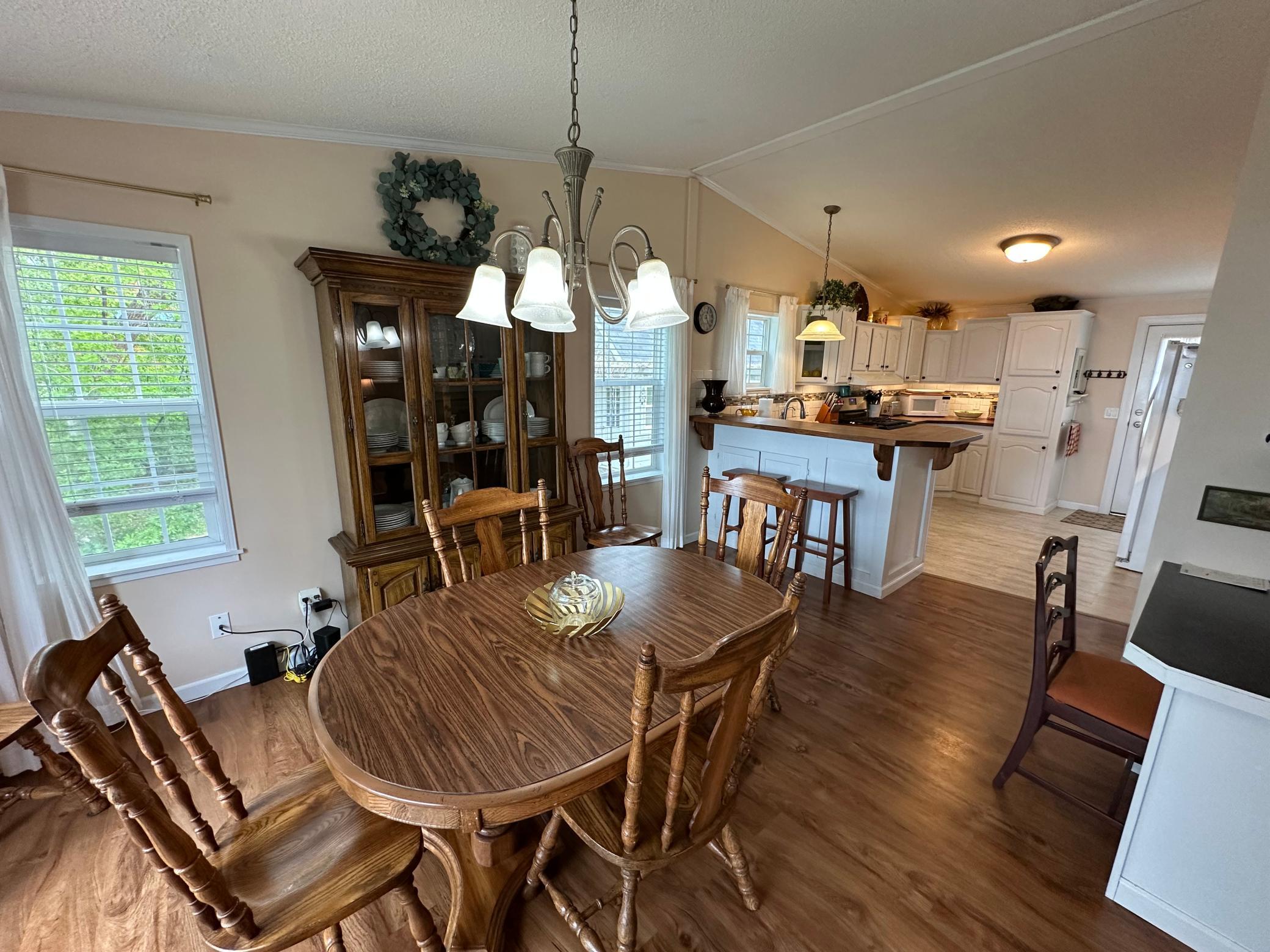 Dining/ kitchen