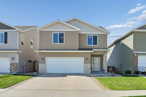 947 30th Avenue W, West Fargo, ND 58078