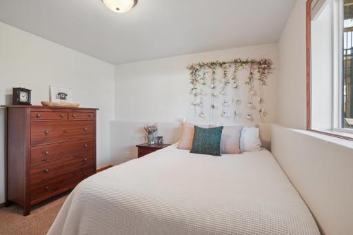 947 30th Avenue W, West Fargo, ND 58078