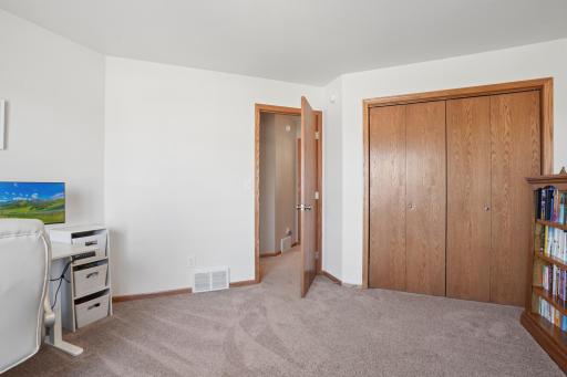 947 30th Avenue W, West Fargo, ND 58078