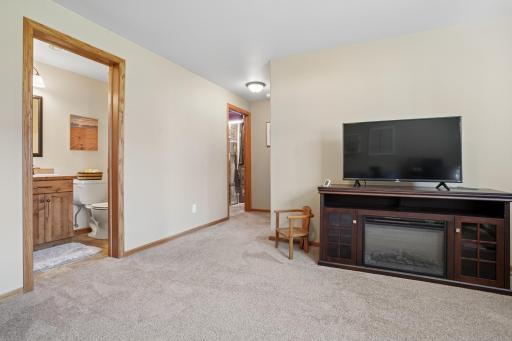 947 30th Avenue W, West Fargo, ND 58078