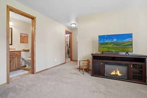 947 30th Avenue W, West Fargo, ND 58078