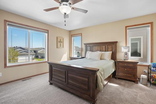 947 30th Avenue W, West Fargo, ND 58078
