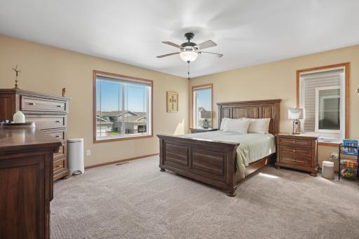 947 30th Avenue W, West Fargo, ND 58078