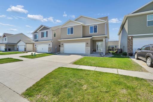 947 30th Avenue W, West Fargo, ND 58078