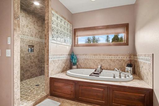 903 Fairway Drive, Pipestone, MN 56164