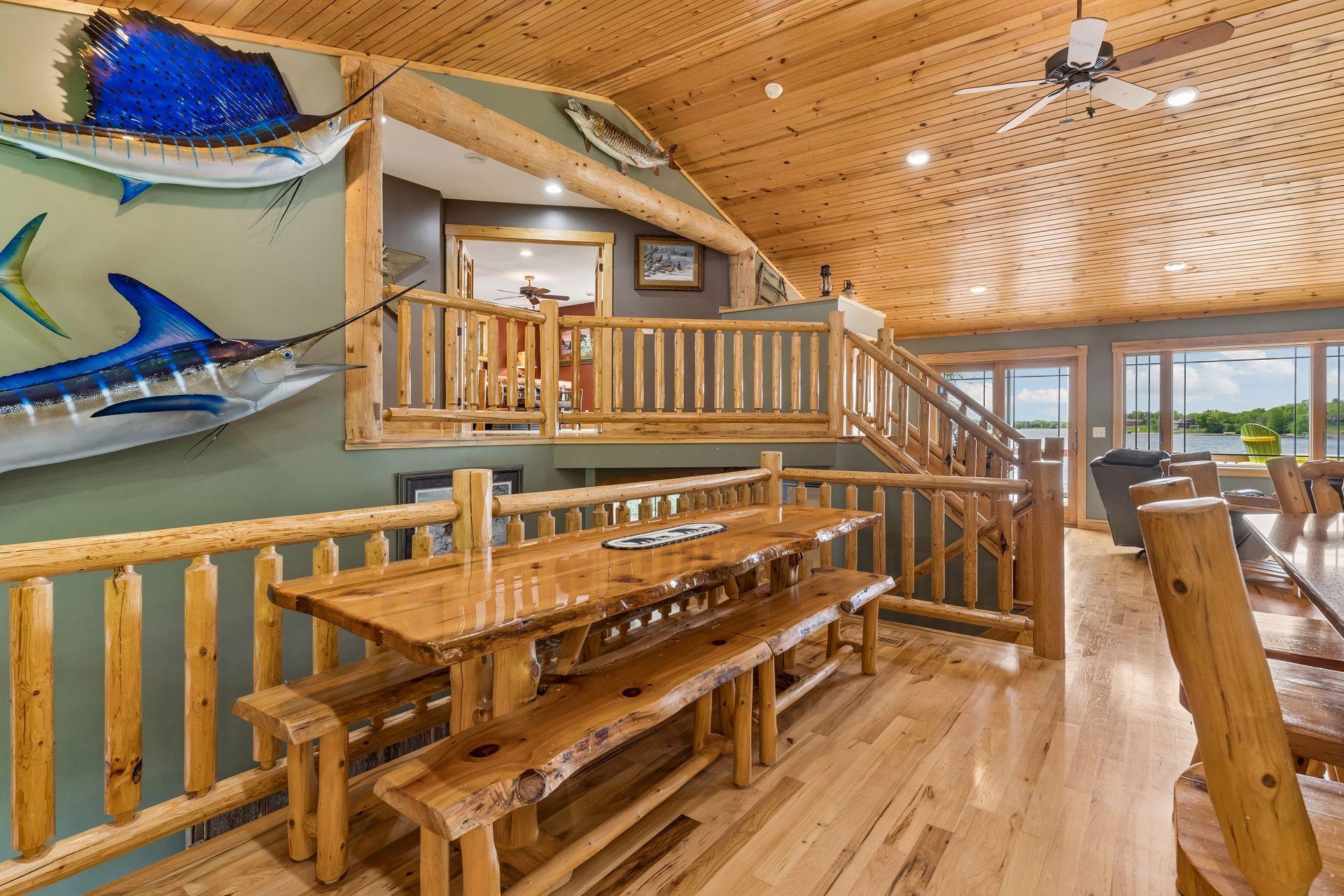 Such an Excellent Lake Front Living Space