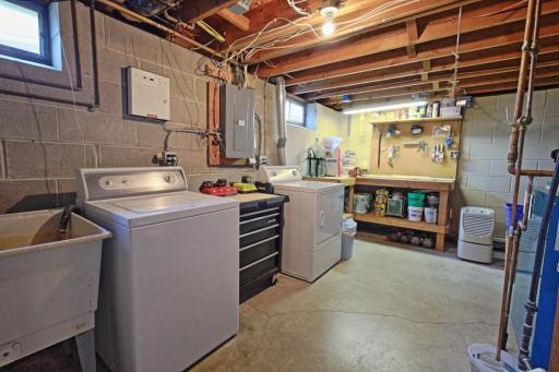 716 Eldridge Avenue E, Maplewood, MN 55117