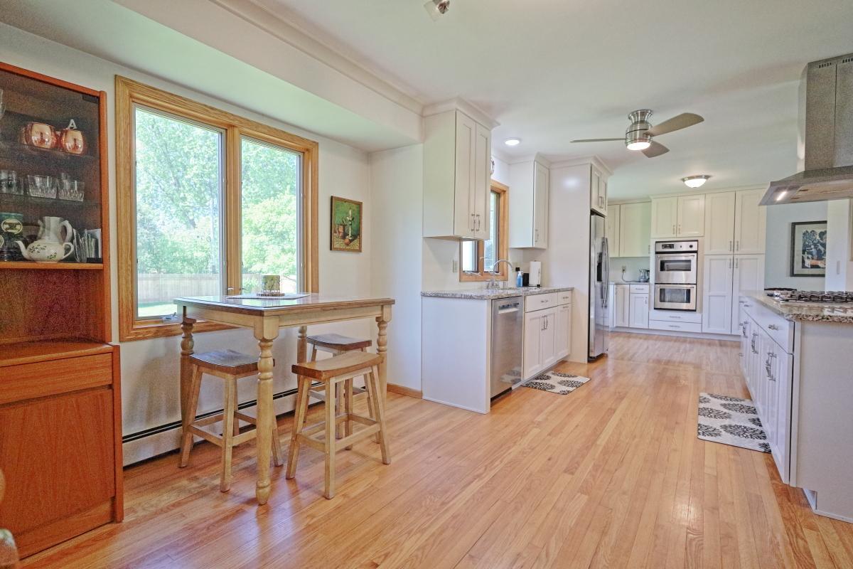 Kitchen 5.JPG