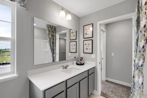 1978 Highview Terrace, Shakopee, MN 55379