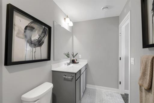 1978 Highview Terrace, Shakopee, MN 55379