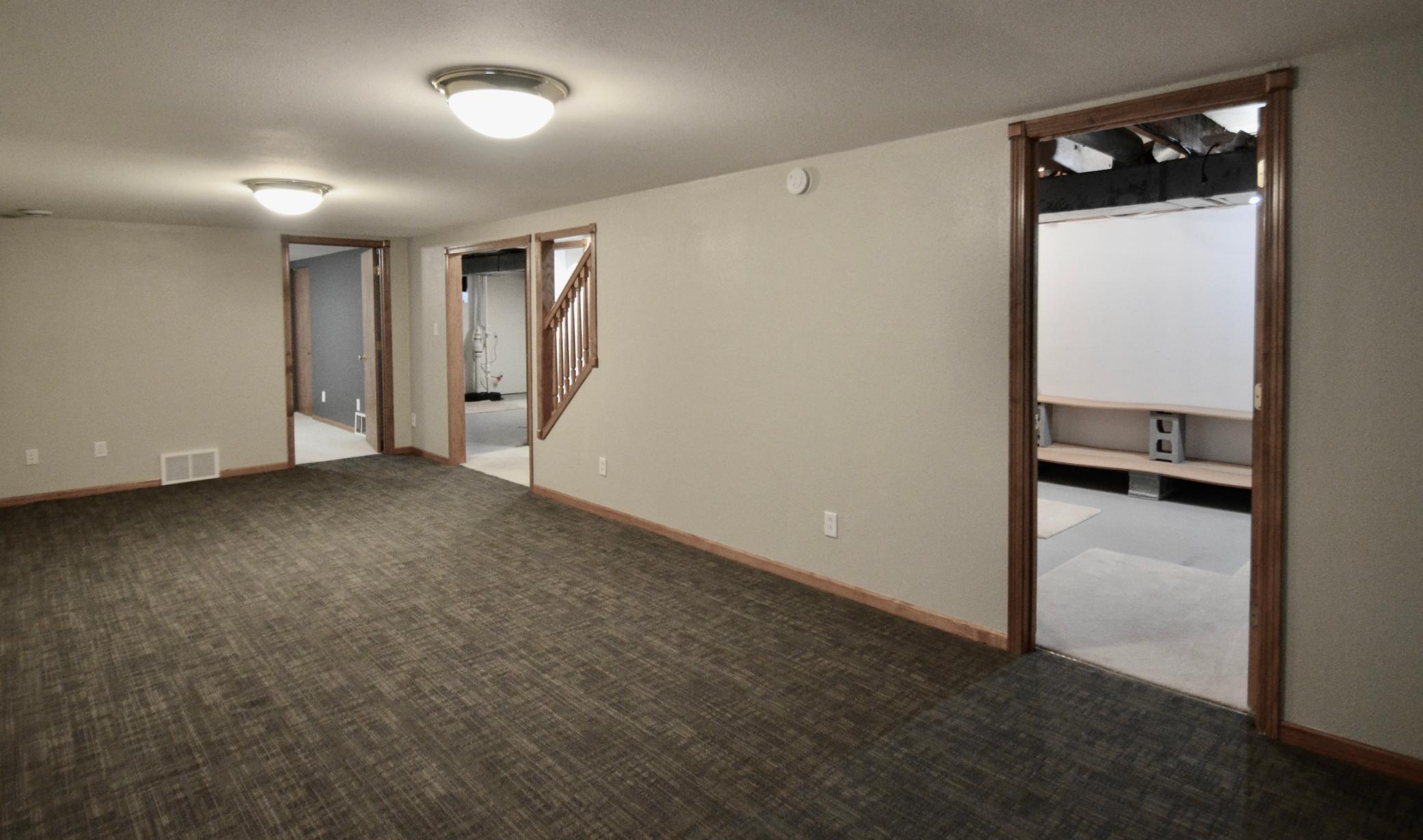 Family room 2.JPG