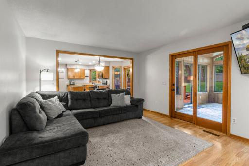Open floor plan between family room and kitchen.