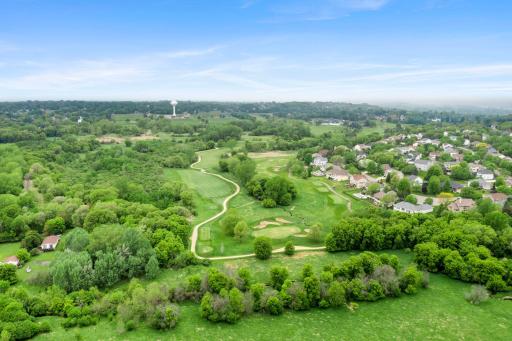 Nearby Crystal Lake Golf Course, Park / Beach!