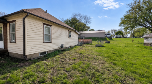 331 2nd Avenue NW, Glenville, MN 56036
