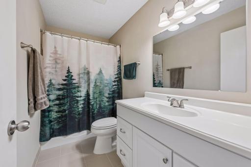 8646 S Maplebrook Circle, Minneapolis, MN 55445
