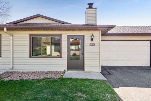 8646 S Maplebrook Circle, Minneapolis, MN 55445