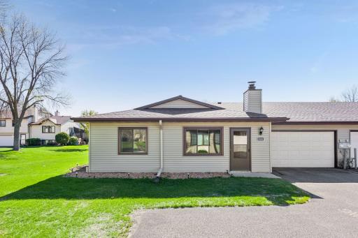 8646 S Maplebrook Circle, Minneapolis, MN 55445