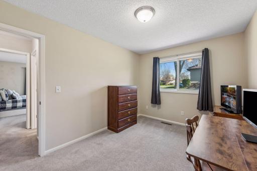 8646 S Maplebrook Circle, Minneapolis, MN 55445