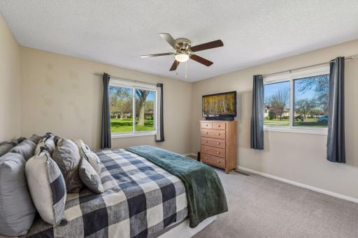 8646 S Maplebrook Circle, Minneapolis, MN 55445