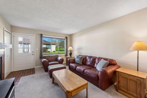 8646 S Maplebrook Circle, Minneapolis, MN 55445