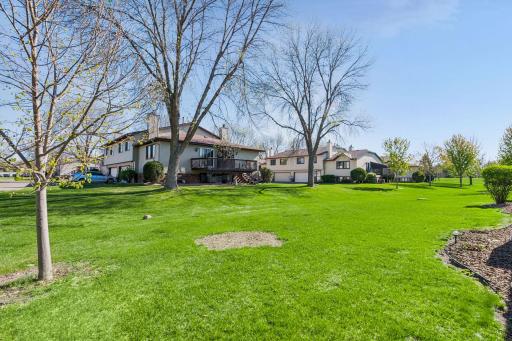 8646 S Maplebrook Circle, Minneapolis, MN 55445