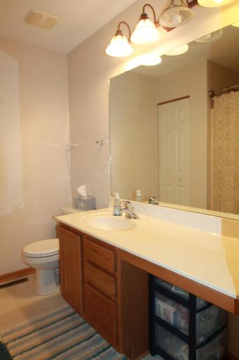 1661 Countryside Drive, Shakopee, MN 55379