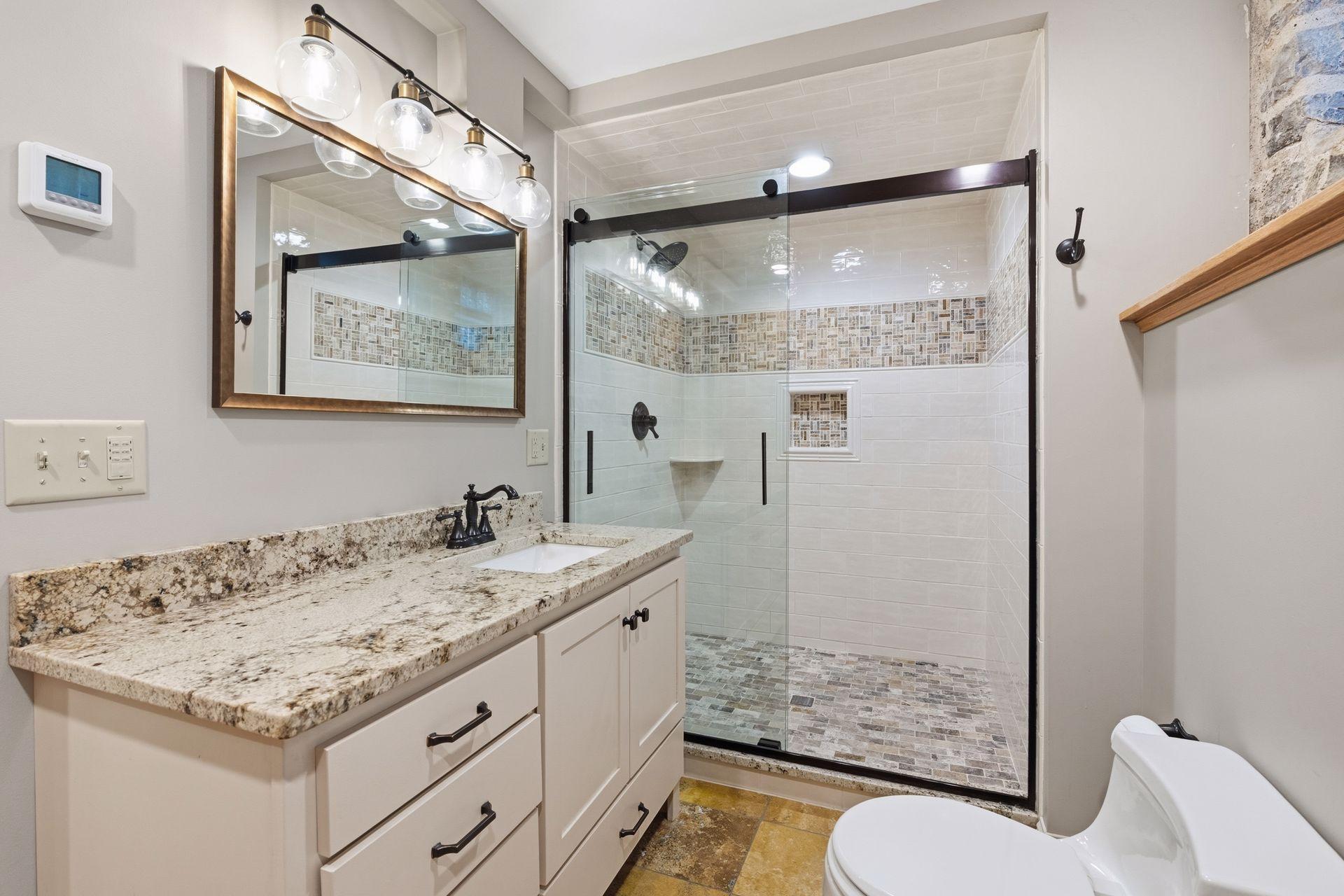 Oversized 3/4 bathroom