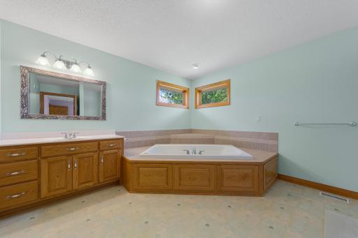 1203 Northridge Drive, Lakefield, MN 56150